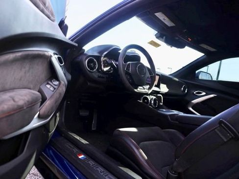 Used 2019 Chevrolet Camaro ZL1 image 15