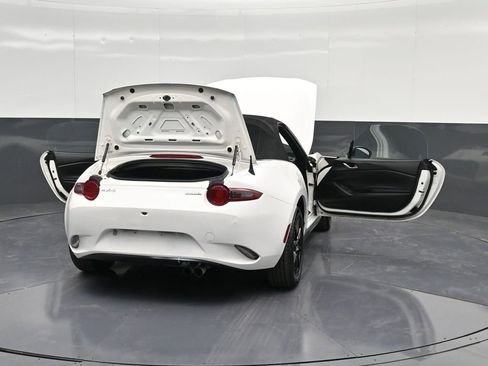 Used 2020 MAZDA MX-5 Miata Sport image 14