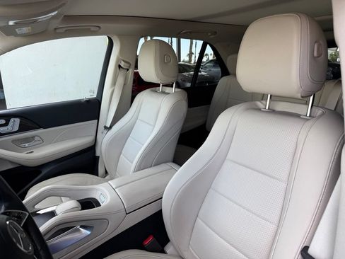 Used 2024 Mercedes-Benz GLE 450 4MATIC image 3