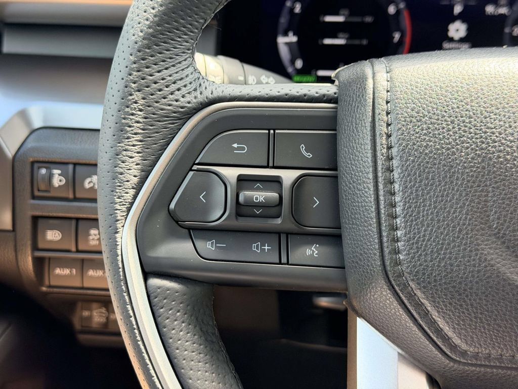 Certified 2025 Toyota Tacoma TRD Off-Road w/ TRD Off Road Premium Package AWD/4WD image 8