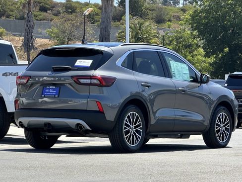 Certified 2023 Ford Escape SE w/ PHEV Premium Package FWD image 3