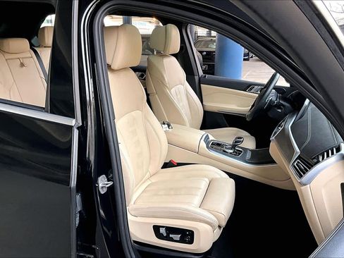 Used 2022 BMW X5 sDrive40i w/ Premium Package image 9