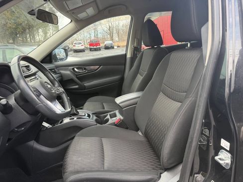 Used 2018 Nissan Rogue SV w/ Premium Package image 9