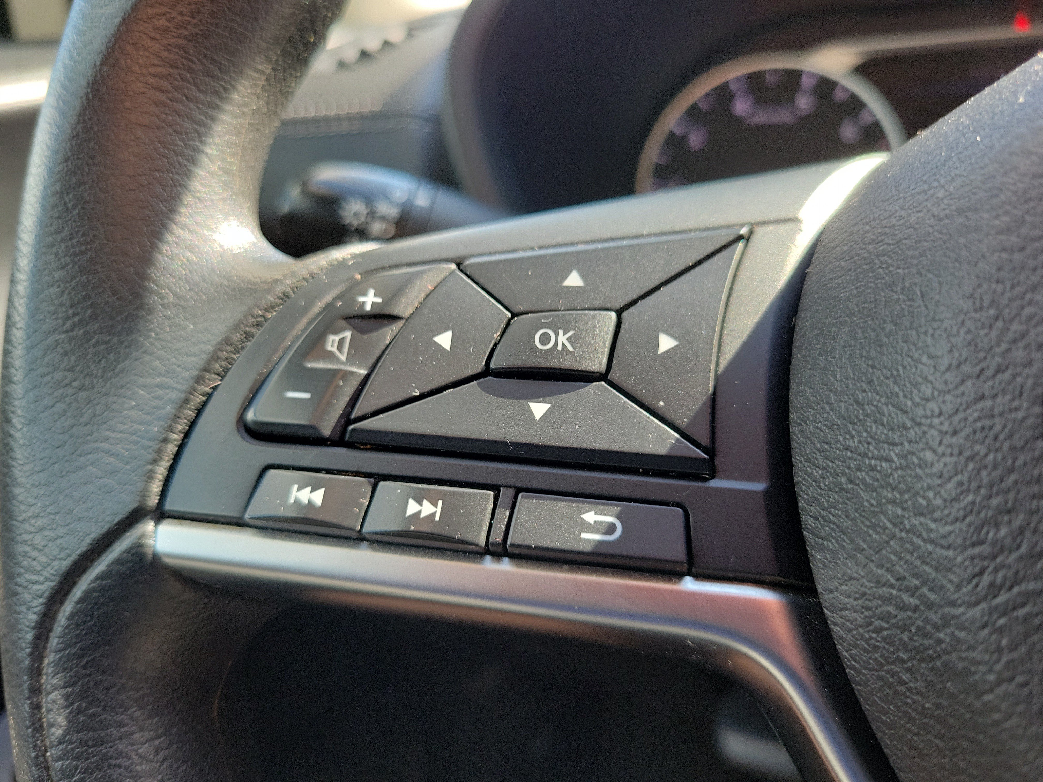 Used 2023 Nissan Sentra SV FWD image 20