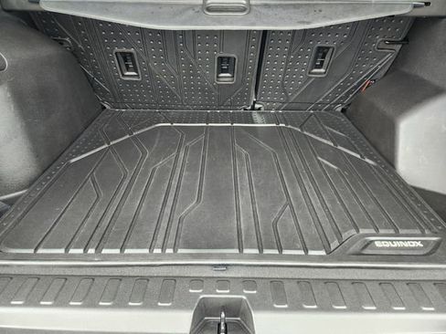 Used 2022 Chevrolet Equinox RS w/ RS Leather Package FWD image 32