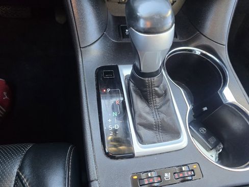 Certified 2016 Toyota Highlander Limited Platinum image 25