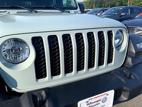 Used 2024 Jeep Wrangler Unlimited Sport AWD/4WD image 29