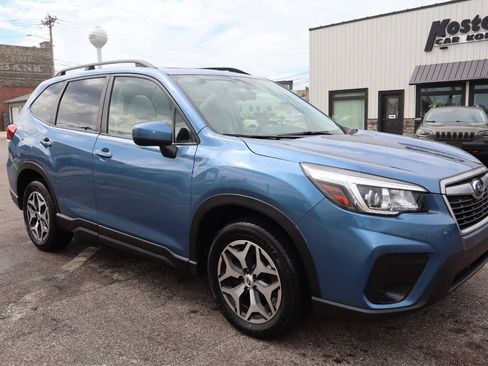 Used 2020 Subaru Forester Premium AWD/4WD image 2