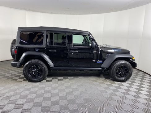Used 2023 Jeep Wrangler Unlimited w/ Cold Weather Group AWD/4WD image 6
