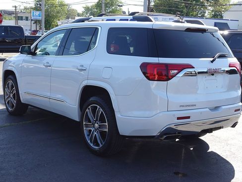 Used 2019 GMC Acadia Denali w/ Technology Package FWD image 2