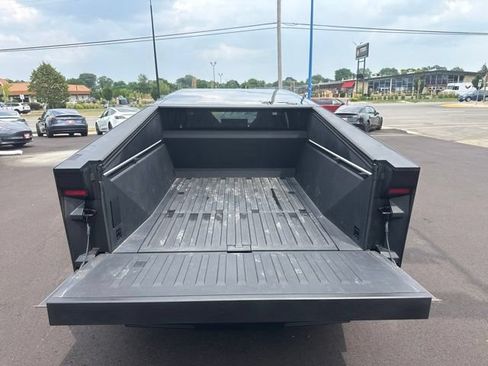 Used 2024 Tesla Cybertruck AWD Crew Cab image 23