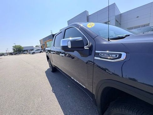 Used 2025 GMC Sierra 1500 SLT AWD/4WD image 10