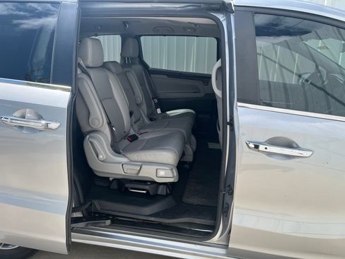 Used 2023 Honda Odyssey Touring image 13