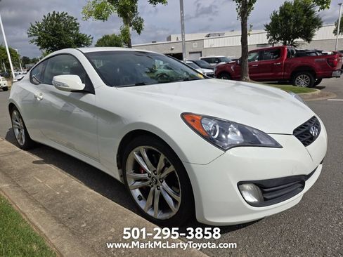 Used 2012 Hyundai Genesis 3.8 RWD image 10