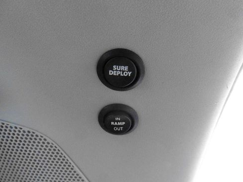 Used 2014 Toyota Sienna XLE FWD image 25