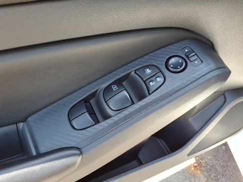 Certified 2025 Nissan Altima 2.5 S FWD image 12