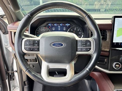 Used 2024 Ford Expedition Limited RWD image 18