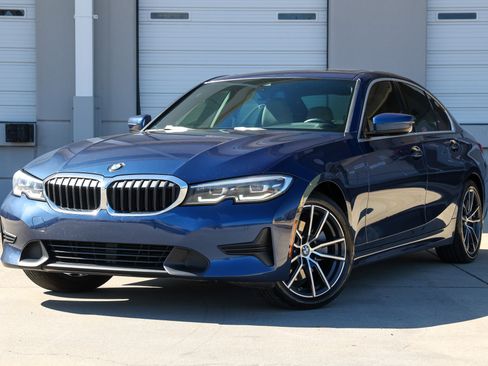 Used 2021 BMW 330i w/ Convenience Package image 1