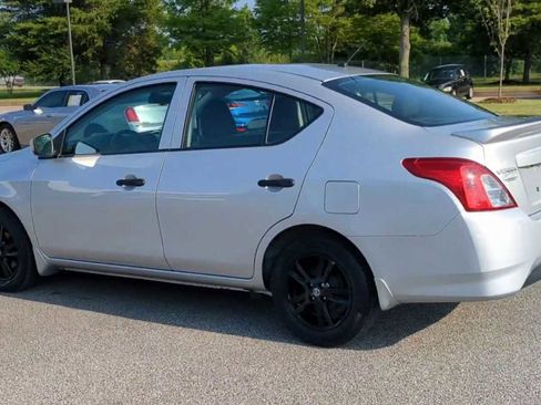 Used 2019 Nissan Versa S Plus image 6