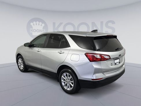 Used 2020 Chevrolet Equinox LS w/ LS Convenience Package image 4