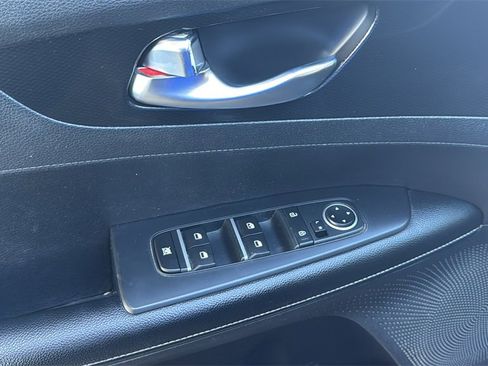 Used 2021 Kia Forte GT-Line image 19