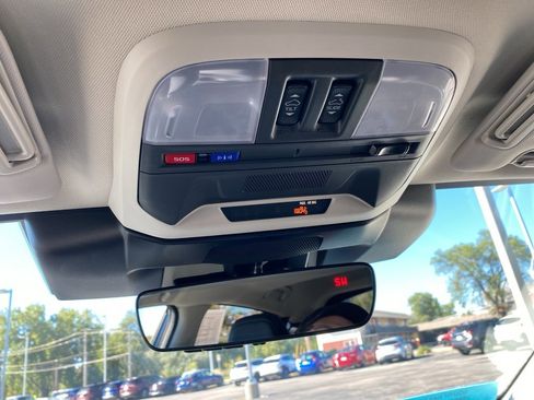 Certified 2025 Subaru Crosstrek 2.5i Limited w/ Crosstrek Mirror Package image 17