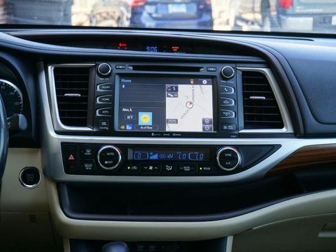 Used 2019 Toyota Highlander Limited AWD/4WD image 37