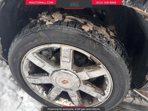 Used 2014 Cadillac Escalade Luxury image 31