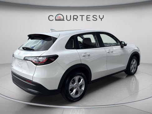 Certified 2024 Honda HR-V LX image 7