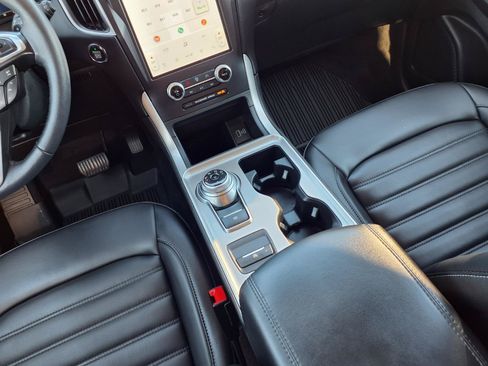 Used 2024 Ford Edge SEL w/ Convenience Package AWD/4WD image 11