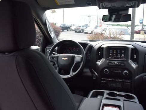New 2026 Chevrolet Silverado 2500 Custom w/ Custom Value Package AWD/4WD image 18