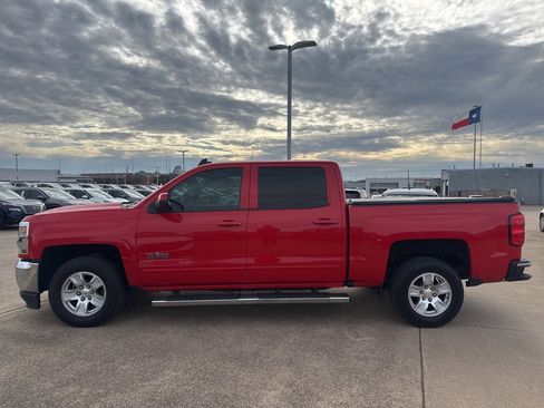 Used 2018 Chevrolet Silverado 1500 LT w/ LT Eassist Package image 4