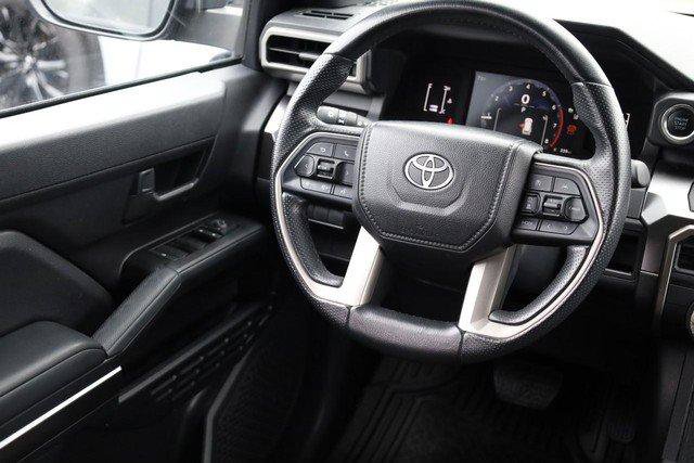 Used 2025 Toyota 4Runner SR5 AWD/4WD image 24