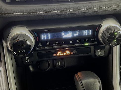 Used 2025 Toyota RAV4 XLE image 26