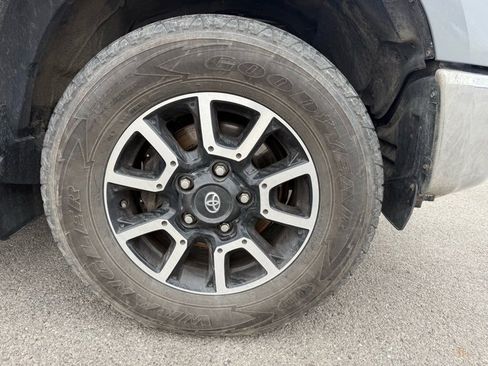 Used 2018 Toyota Tundra SR5 w/ TRD Off Road Package image 5