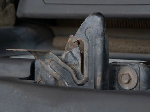 Used 2006 Chevrolet SSR w/ Preferred Equipment Group image 98