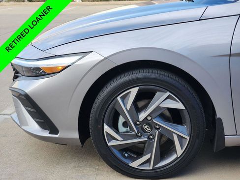 New 2025 Hyundai Elantra SEL image 5