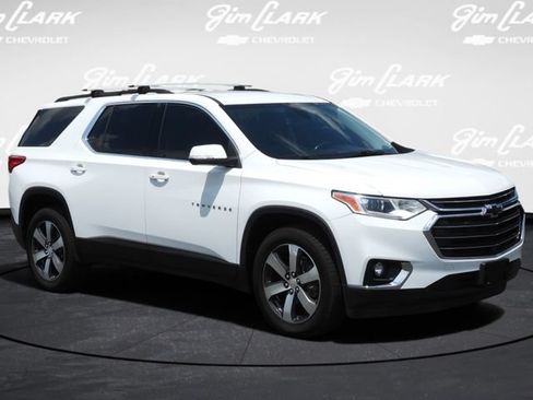 Used 2021 Chevrolet Traverse LT w/ LT Premium Package FWD image 1