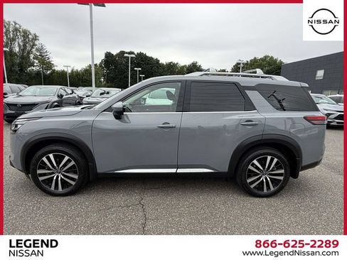 Certified 2024 Nissan Pathfinder Platinum w/ Cargo Package AWD/4WD image 7