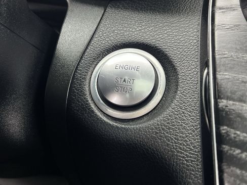 Used 2019 Mercedes-Benz GLC 300 4MATIC image 29