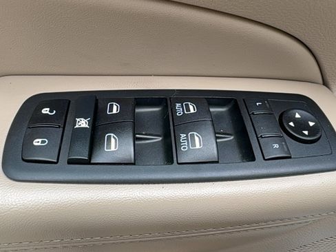 Used 2020 Jeep Grand Cherokee Limited w/ Luxury Group II image 24