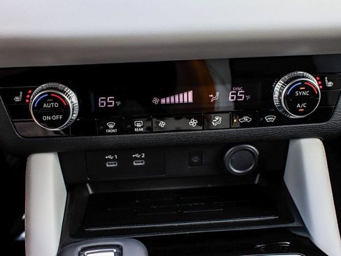 New 2025 Mitsubishi Outlander SE AWD/4WD image 23