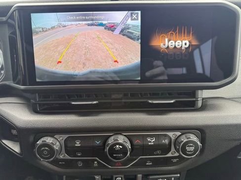 Used 2024 Jeep Wrangler Sport S image 23