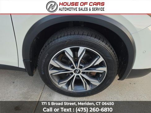 Used 2017 INFINITI QX30 Premium w/ Navigation Package AWD/4WD image 21