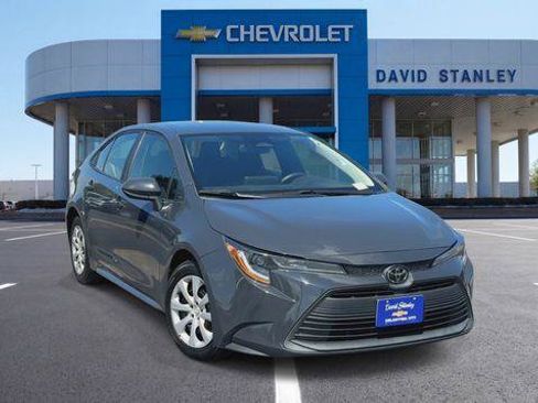 Used 2023 Toyota Corolla LE FWD image 2