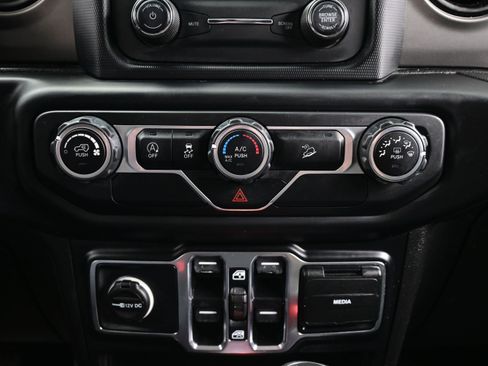 Used 2019 Jeep Wrangler Unlimited Sport S AWD/4WD image 21