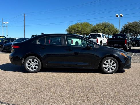 Used 2024 Toyota Corolla LE image 4