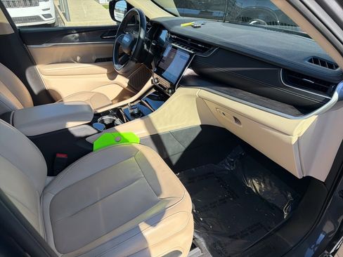 Certified 2022 Jeep Grand Cherokee Limited image 24