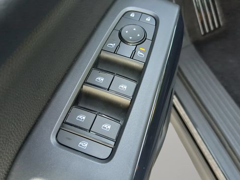 Used 2024 Nissan Pathfinder SV FWD image 55