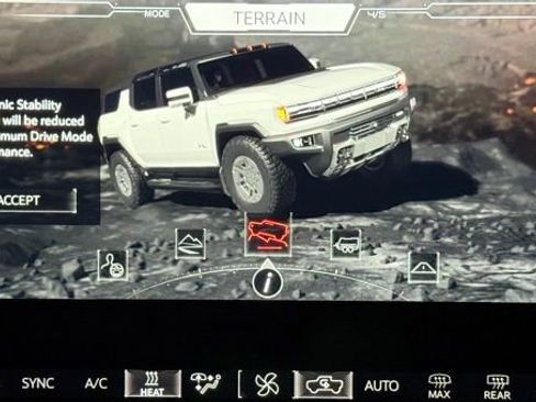 Used 2024 GMC Hummer EV 3X w/ Extreme Off-Road Package AWD/4WD image 38